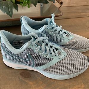 Nike Zoom Strike, women’s size 12